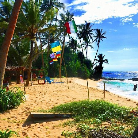 Akurala Beach Boutique Resort Экстерьер фото