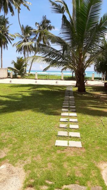 Akurala Beach Boutique Resort Экстерьер фото