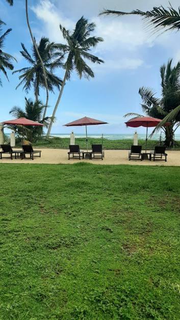 Akurala Beach Boutique Resort Экстерьер фото