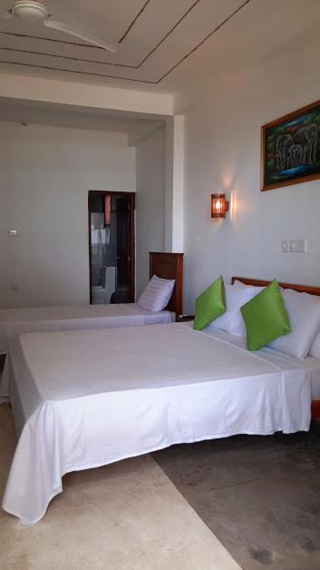 Akurala Beach Boutique Resort Экстерьер фото