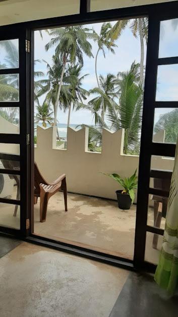 Akurala Beach Boutique Resort Экстерьер фото
