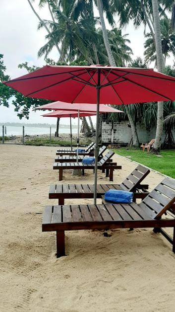 Akurala Beach Boutique Resort Экстерьер фото