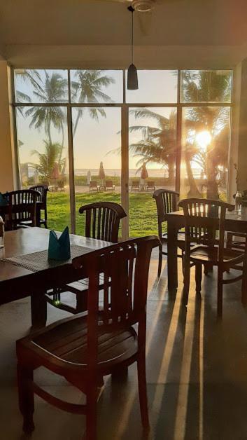 Akurala Beach Boutique Resort Экстерьер фото