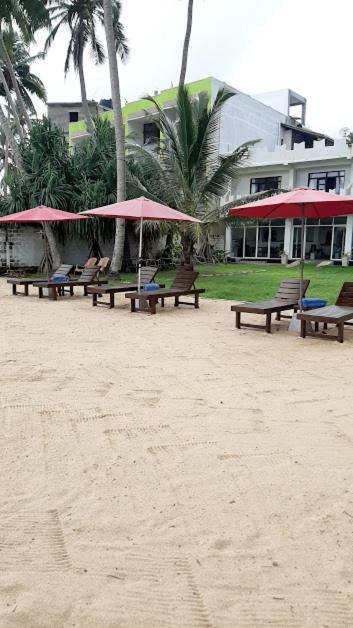 Akurala Beach Boutique Resort Экстерьер фото