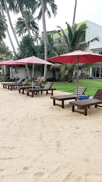 Akurala Beach Boutique Resort Экстерьер фото