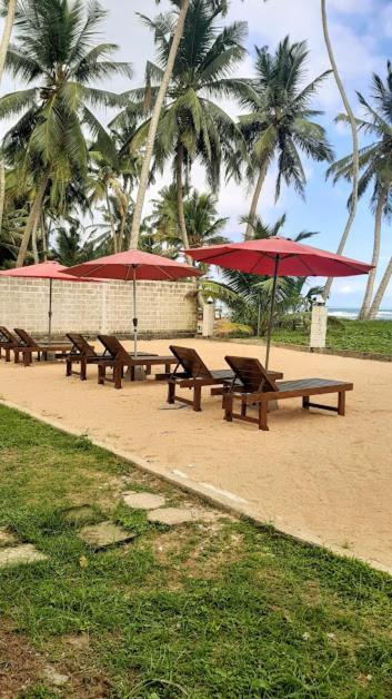 Akurala Beach Boutique Resort Экстерьер фото