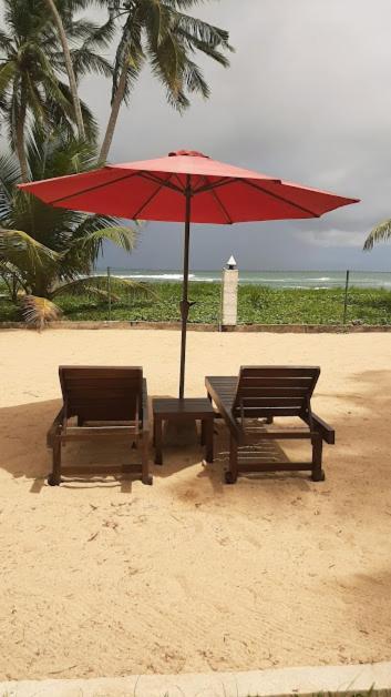 Akurala Beach Boutique Resort Экстерьер фото